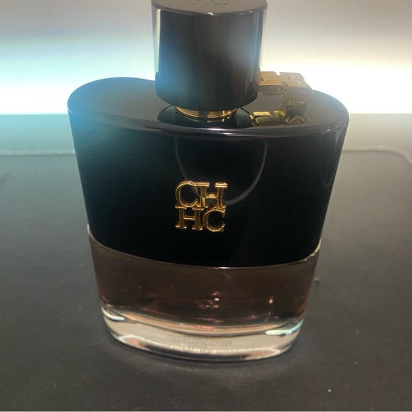 Carolina Herrera CH Men Prive Eau de Toilette Spray for Men 100ml - Picture 6 of 7